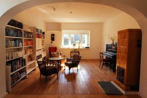 Apartment Denkmalgeschützes Haus auf Gutshof mit Sauna Neuensund Germany