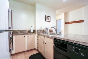 Summit 211 Apartment