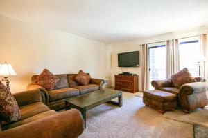 Summit 211 Apartment