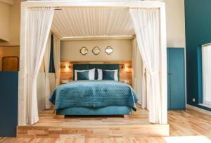 SkyLight Apartments