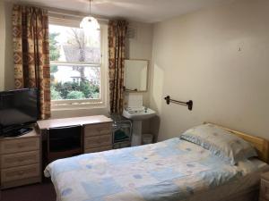 Double Room with Shared Bathroom room in St. James's Guest House
