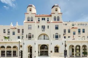 Tropicals of Palm Beach - بالم بيتش شورز