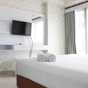 Relaxing Studio near ITB at Beverly Dago Apartment By Travelio
