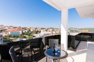 Black home apartments