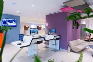 Hotels Holiday Inn Express Toulon - Est, an IHG Hotel : photos des chambres