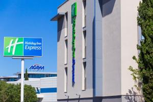 Hotels Holiday Inn Express Toulon - Est, an IHG Hotel : photos des chambres