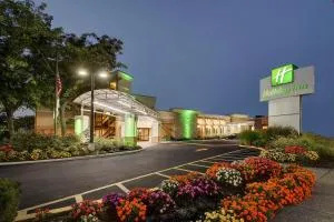 Holiday Inn Westbury-Long Island by IHG - Glen Cove