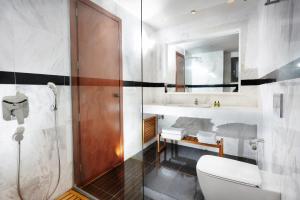 Two-Bedroom Apartment - Split Level