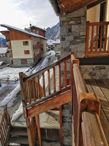 Studio with Mountain View