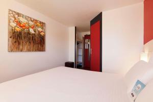 Hotels Kyriad Lyon Sud - Saint Genis Laval : photos des chambres