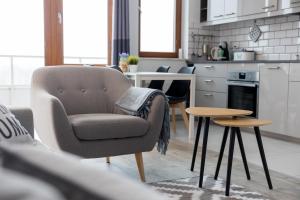 Royal Palace Elegant Apartment by BookingHost