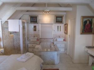 Marlyn and Dolfyn Self Catering