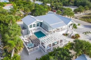 Three-Bedroom House room in Homes-307 Gasparilla Street home