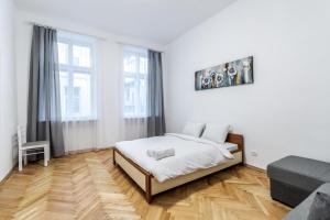 City Shalom apartment