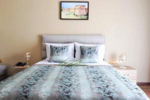 Standard Triple Room room in Golden Palms Guest House & Cafe
