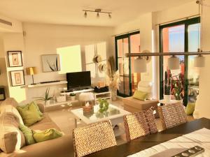 PENTHOUSE BLUELINE IN SIERRA CORTINA