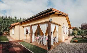 Ferienhaus CHALET CON PISCINA Navarrete Spanien