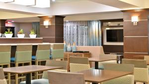 Holiday Inn Express and Suites Schulenburg by IHG