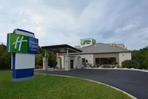 Holiday Inn Express & Suites Waterville - North by IHG - Unity
