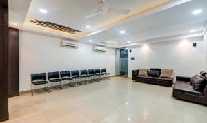 Itsy Hotels Neeranand Plaza, Bhawanipur