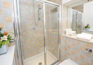 Highland Apartments by Mansley