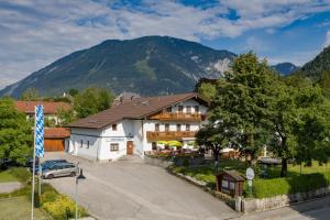 Penzion Landgasthof Bauerngirgl Bayerisch Gmain Německo