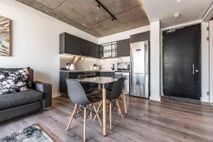 411 The Signature, De Waterkant