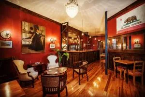 Casa California Guesthouse - 瓦尔帕莱索