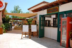 2 bedroom Apartment Assia with communal pool, Aphrodite Hills Resort