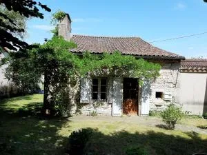 Wisteria Cottage - Saint-Macoux