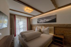 The Lodge by Regina