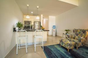 Seawinds Studio - Beachfront Getaway