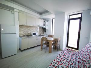 Nouvelle Apartments - BY THE LAKE