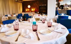 Hotels Le Galion Hotel et Restaurant Canet Plage - Logis : photos des chambres