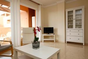 REF 1 Spacious Sea View Apartment