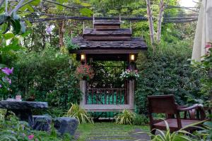 Chiangmai Singharat Road Villa