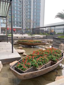 Serviced Apartment in Metropolis near Lotte and Daewoo Hanoi