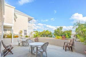 Two Bedroom Apartment  room in Casa Cubana @ Duval Square R14