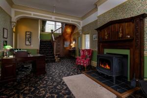 Crown Lodge