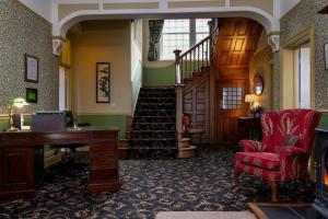 Crown Lodge