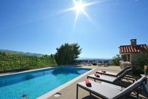 Villa Anteana with view and pool of 60m2