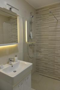 Coresi Deluxe Apartment