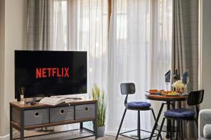 Super Funky Spire View Cottage - FREE Gated Parking - Ultra WiFi