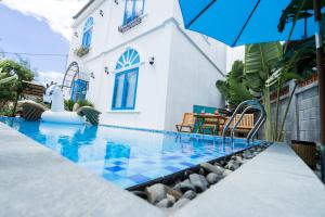 Santori Hoi An Villa, 6 BedRooms 11 Beds Private Pool, kitchen and Garden