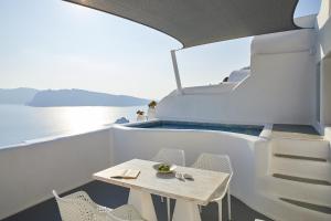 Senior Suite with Private Plunge Pool and Caldera View