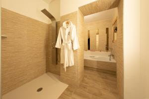 Deluxe Double Room room in Artmonia