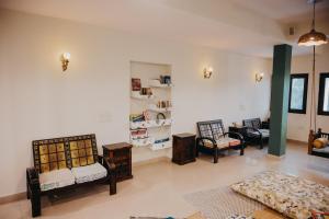 Horn Ok Please Hostel Jaipur