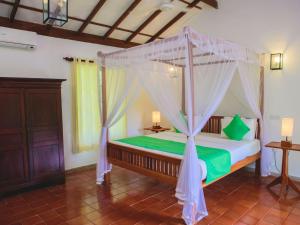 Thalpe Walawwa Heritage Villa With Private Beach Access