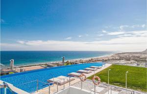 Three-Bedroom Apartment room in Stunning apartment in Los Arenales del Sol w/ Outdoor swimming pool Jacuzzi and Outdoor swimming pool