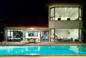 Yiuvilla Luxury Beachfront Villa Koh Phangan